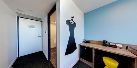 Ibis Budget Sydney Airport - Flights 12