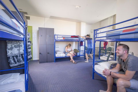 YHA Sydney Central - Flights 12
