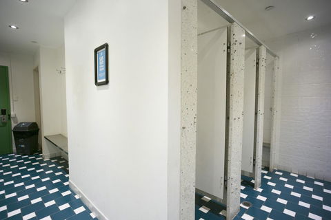 YHA Sydney Central - Flights 8