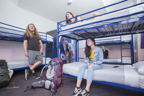YHA Sydney Central - Flights 34