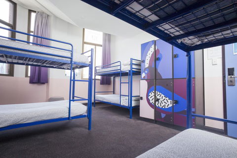 YHA Sydney Central - Flights 29