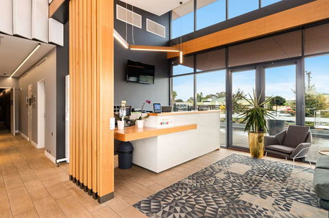 Quality Hotel Rules Club Wagga - Flights 14