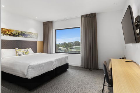 Quality Hotel Rules Club Wagga - Flights 7