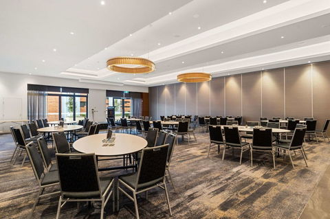 Quality Hotel Rules Club Wagga - Flights 26