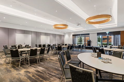 Quality Hotel Rules Club Wagga - Flights 15