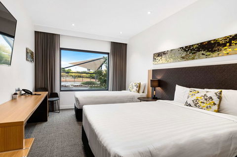 Quality Hotel Rules Club Wagga - Flights 22