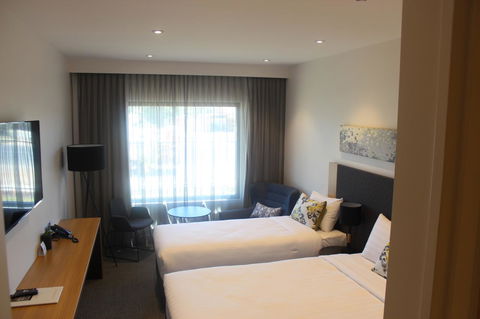 Quality Hotel Rules Club Wagga - Flights 5