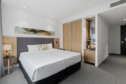 Quality Hotel Rules Club Wagga - Flights 6