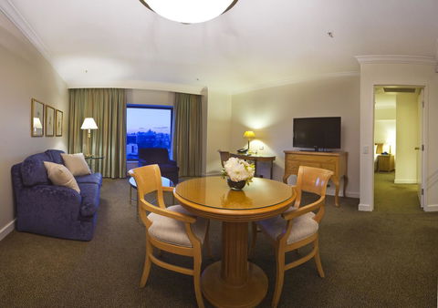 Stamford Plaza Sydney Airport Hotel & Conference Centre - Flights 16