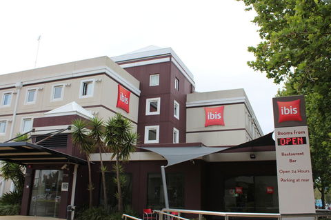Ibis Newcastle - Flights 15