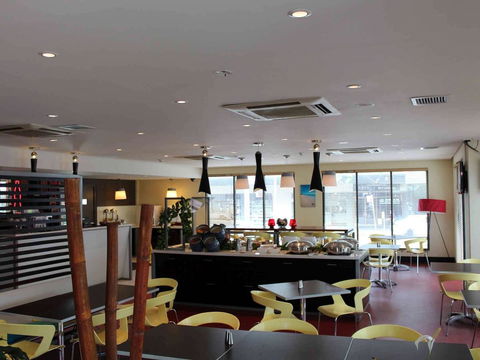 Ibis Newcastle - Flights 35