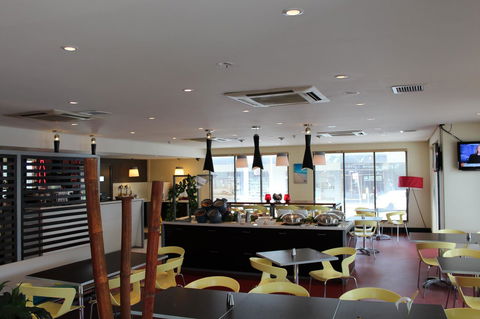 Ibis Newcastle - Flights 13