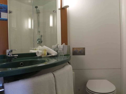 Ibis Newcastle - Flights 39