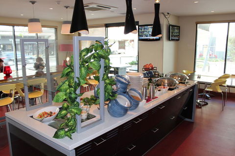Ibis Newcastle - Flights 9