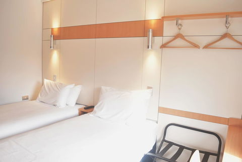 Ibis Budget - Gosford - Flights 9