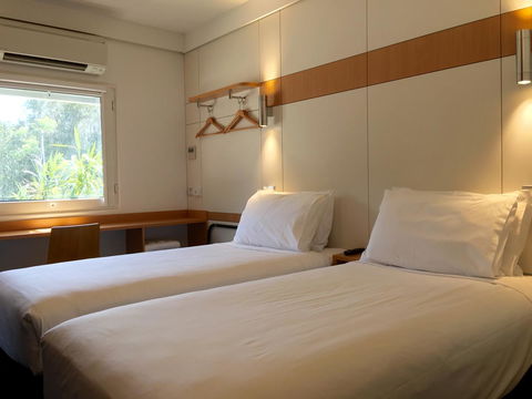 Ibis Budget - Gosford - Flights 12