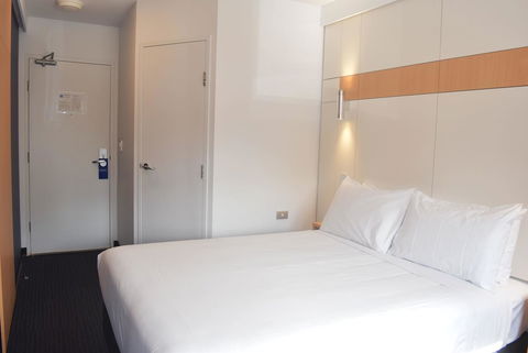 Ibis Budget - Gosford - Flights 7