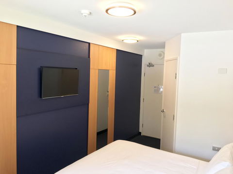 Ibis Budget - Gosford - Flights 16