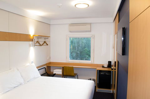 Ibis Budget - Gosford - Flights 1
