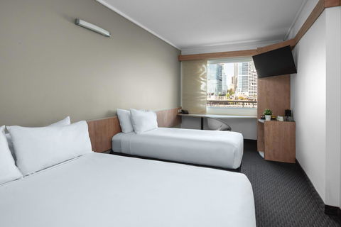 Ibis Sydney Darling Harbour - Flights 4