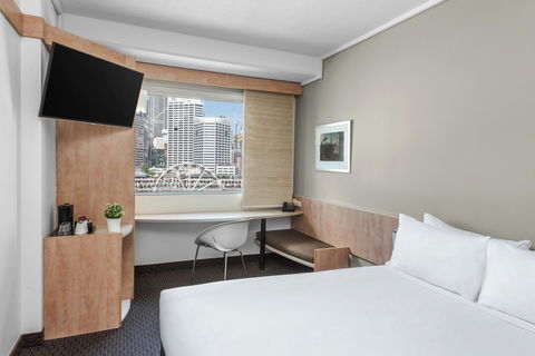 Ibis Sydney Darling Harbour - Flights 6