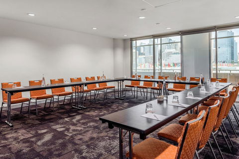 Ibis Sydney Darling Harbour - Flights 16
