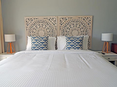 Charlesworth Bay Beach Resort - Flights 4