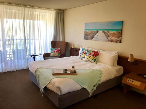 Charlesworth Bay Beach Resort - Flights 2