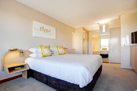 Charlesworth Bay Beach Resort - Flights 15
