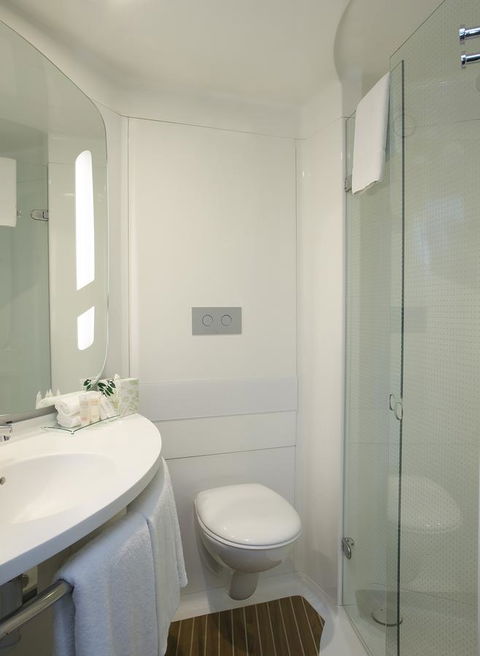 Ibis Sydney Airport - Flights 2