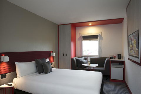 Ibis Sydney Airport - Flights 9