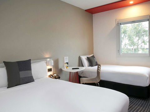 Ibis Sydney Airport - Flights 33