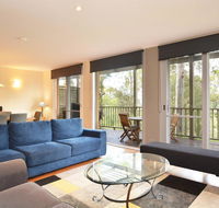 Villa De Saran located within Cypress Lakes - Flights