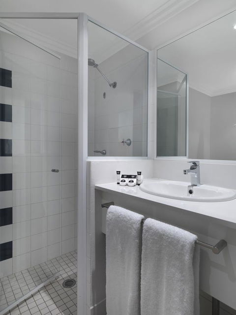 Ibis Styles Sydney Central - Flights 8