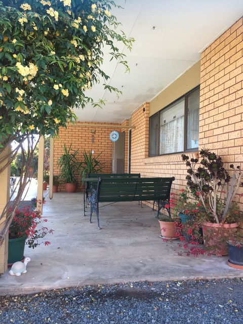 Deniliquin Motel - Flights 3