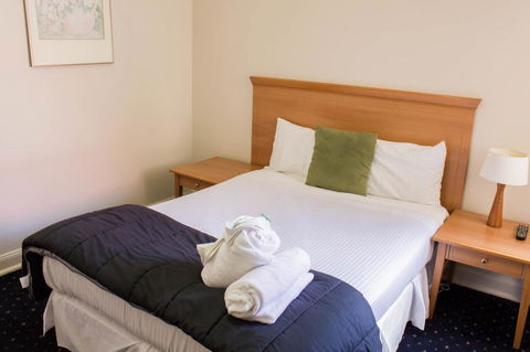 Gardners Inn Hotel - Flights 26