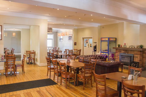 Gardners Inn Hotel - Flights 6