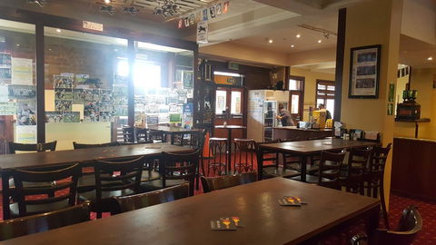 Gardners Inn Hotel - Flights 15