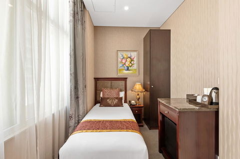 YEHS Hotel Sydney CBD - Flights 16