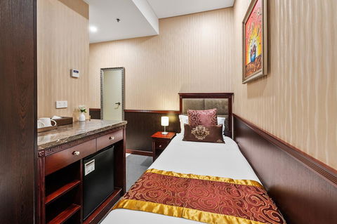 YEHS Hotel Sydney CBD - Flights 22