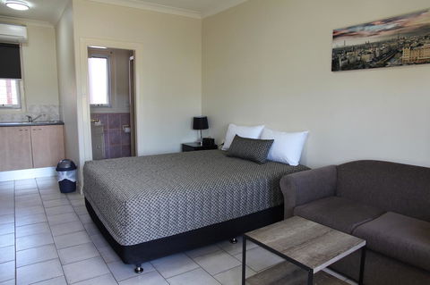 Tumut Apartments - Flights 9