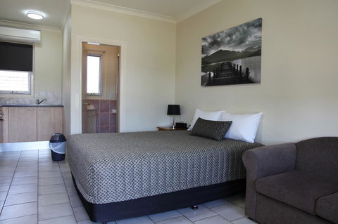 Tumut Apartments - Flights 3