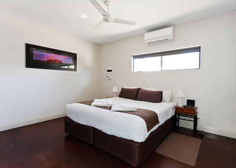 Alice On Todd Apartments - Flights 5