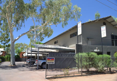 Alice On Todd Apartments - Flights 1