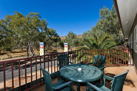 Alice On Todd Apartments - Flights 2