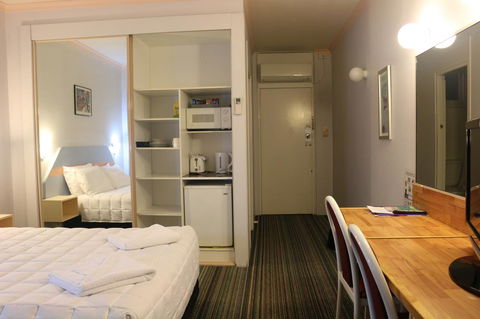 Golden Sands Motor Inn - Flights 4