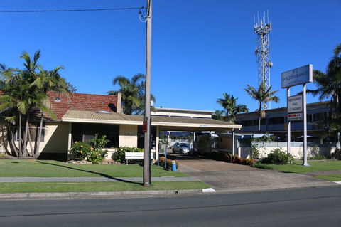 Golden Sands Motor Inn - Flights 18