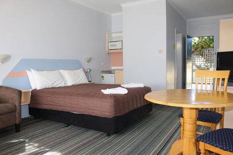 Golden Sands Motor Inn - Flights 24