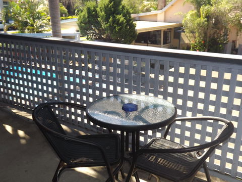 Golden Sands Motor Inn - Flights 6
