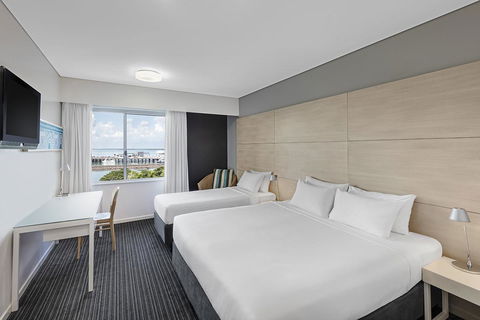 Vibe Hotel Darwin Waterfront - Flights 15